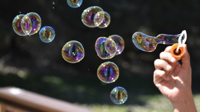 blowing_bubbles_bubble_unsplash