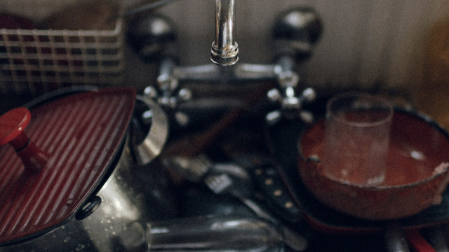dishes_sink_washing_unsplash