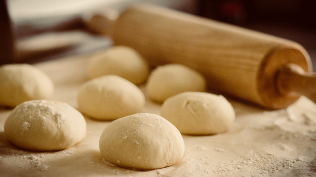 dough_rolling_pin_baking