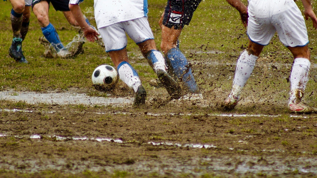 football_muddy_team_game