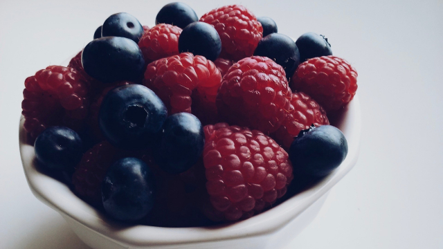 fruit_blueberries_raspberries