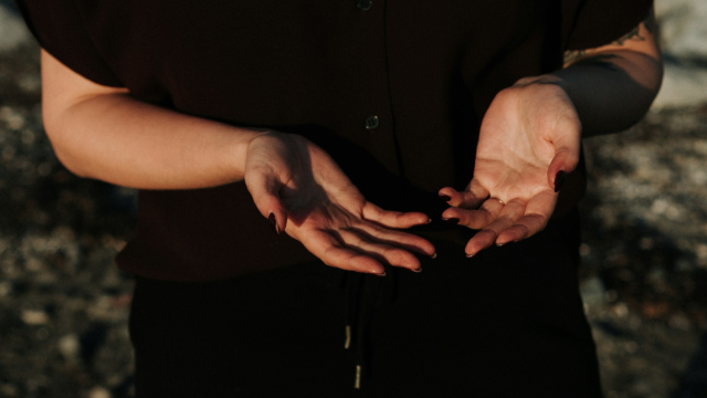 hands_prayer_open_beach_unsplash