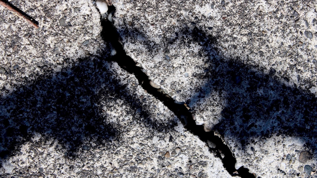 heart_shadow_crack_concrete