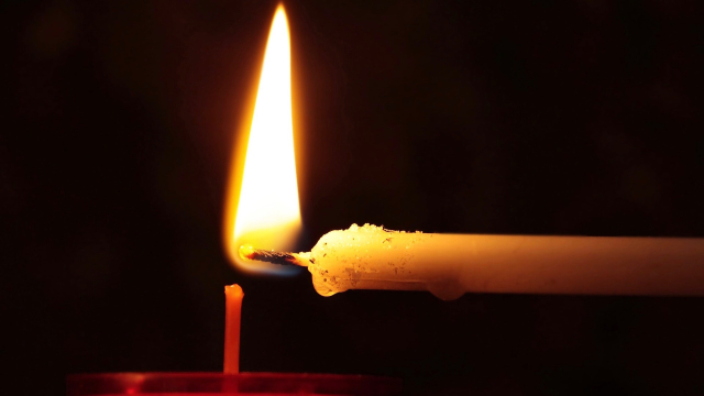 lighting_votive_candle