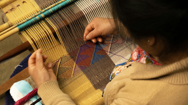 loom_weaving_craftsmanship_unsplash