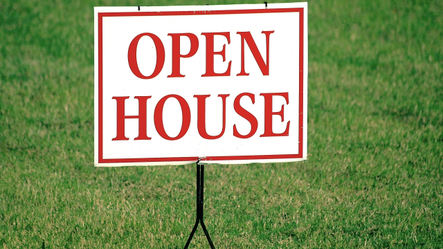 open_house_sign