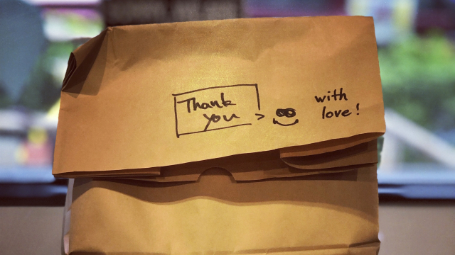 paper_bag_lunch_thank_you_unsplash