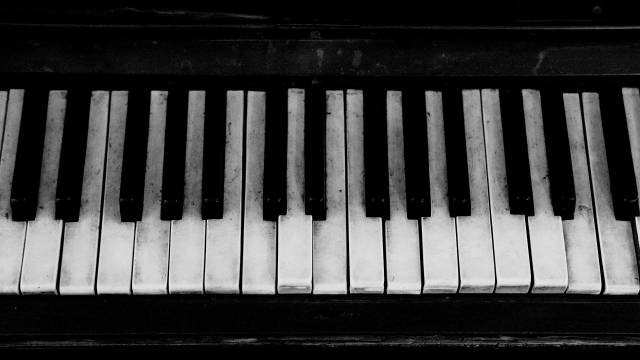 piano_bw_keys