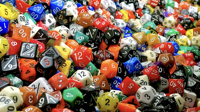 polyhedral_dice_games_unsplash