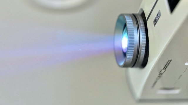 projector_light_meeting_conference_unsplash