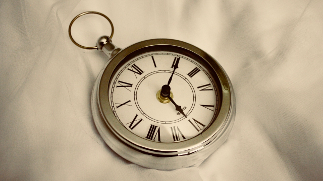 silver_pocket_watch_time
