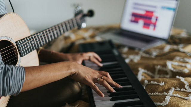 songwriter_guitar_keyboard_laptop_unsplash