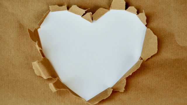 wrapping_paper_heart_shape