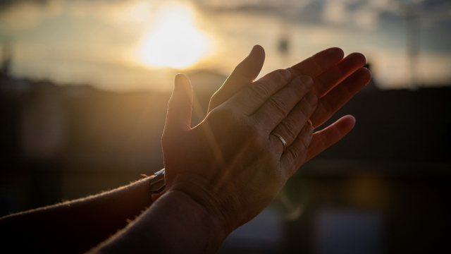 applause_clapping_sunset_hands_unsplash