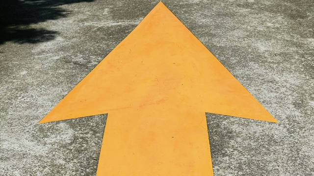 arrow_road_sign_unsplash