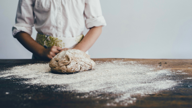 bakery_bread_baker