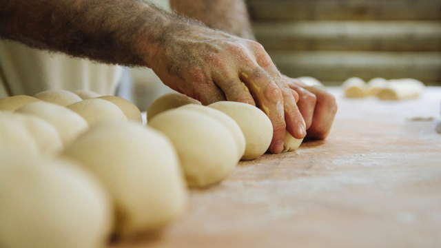 baking_rolls_dough_unsplash