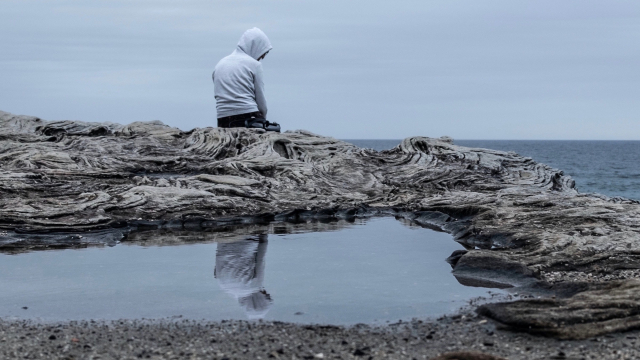 beach_pool_reflection_unsplash