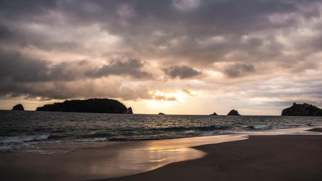 beach_shore_clouds_tide_unsplash