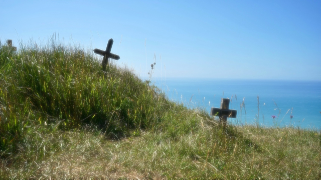 beachy-head-cross-sea