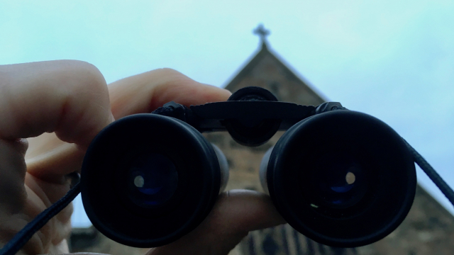 binoculars_church_cross
