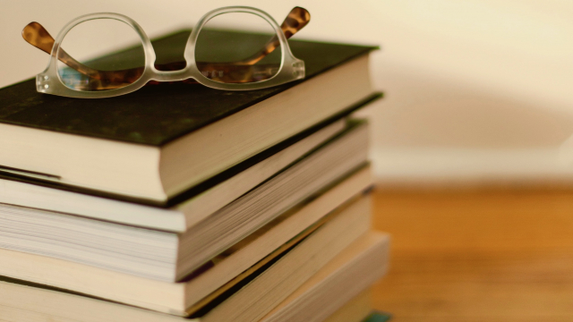 books_pile_glasses_unsplash