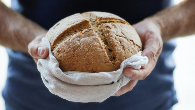 bread_loaf_cross_unsplash