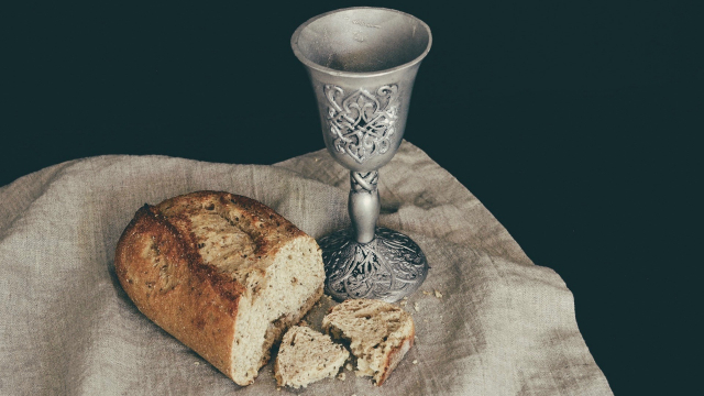 bread_wine_chalice_communion