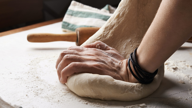 breadmaking_dough_baking_unsplash