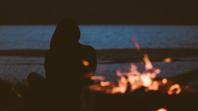 campfire_silhouette_shore_unsplash