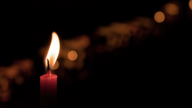 candle_flame_red_unsplash