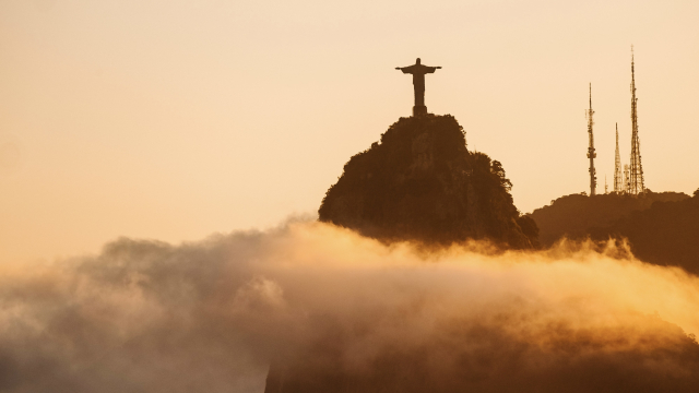christ_redeemer_clouds_unsplash