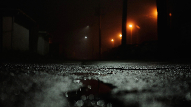 city_puddle_night_lights