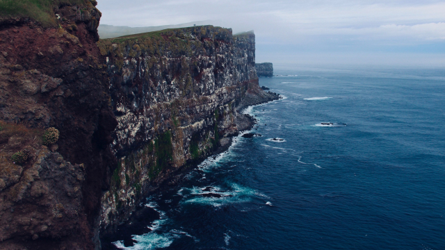 cliff_sea_seaside_unsplash