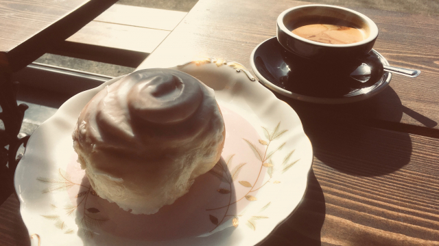 coffee_bun_cafe_table