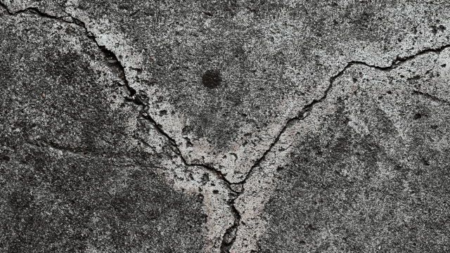 concrete_cracked_pavement_unsplash