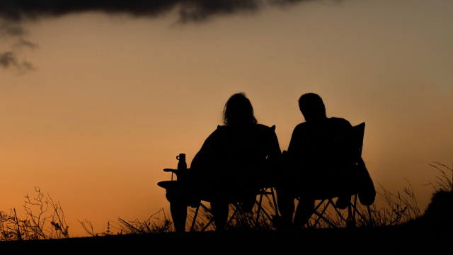 conversation_campchairs_sunset_unsplash