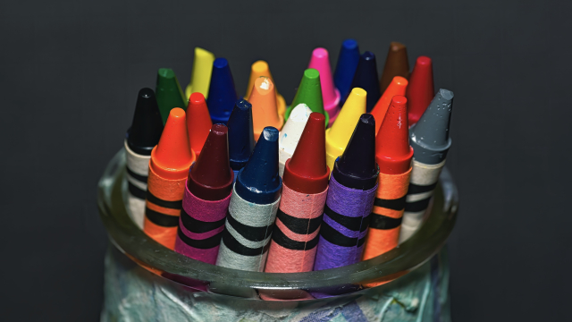 crayons_jar_drawing_unsplash