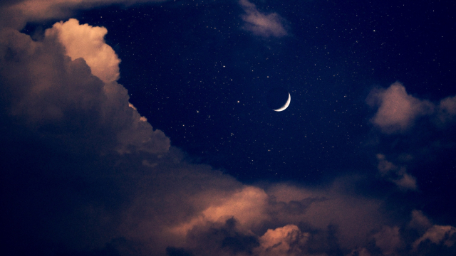 crescent_moon_stars_clouds_unsplash
