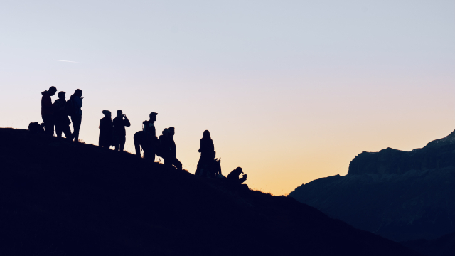 crowd_silhouette_hill_unsplash