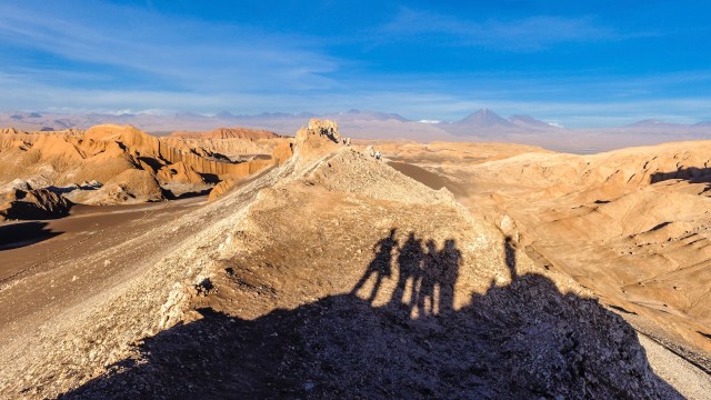 desert_silhouettes_people_unsplash