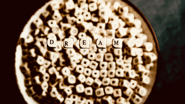 dream_letter_beads_unsplash