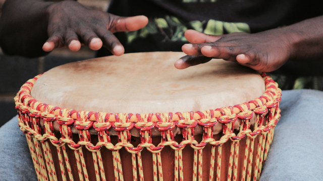 drumming_djembe