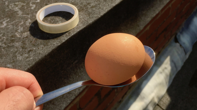 egg_spoon_tape