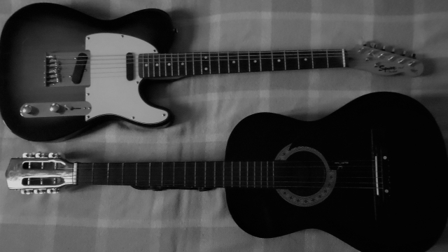 electric_guitar_acoustic_guitar_unsplash