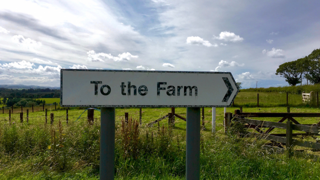 farm_sign_field