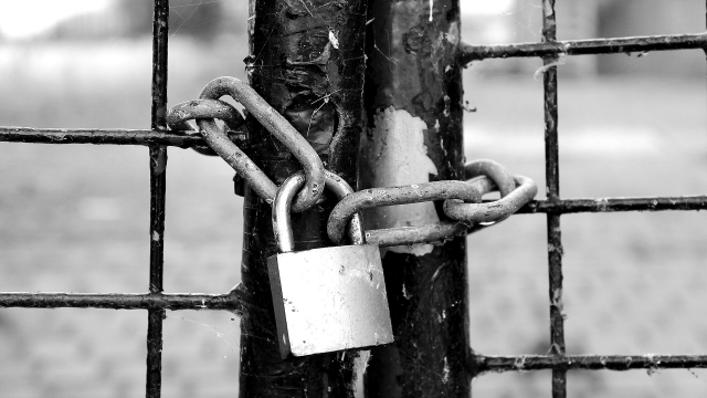 fence_chain_lock