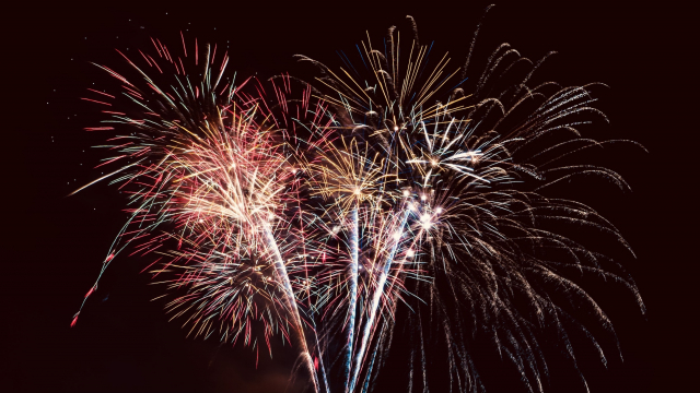 fireworks_bright_celebration_unsplash