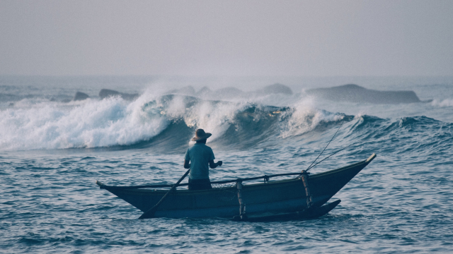 fisherman_boat_wave_unsplash