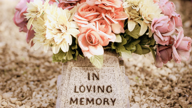 flowers_in_loving_memory_unsplash